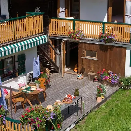 Guest house Almhutte & Skihutte Kohlerhaus